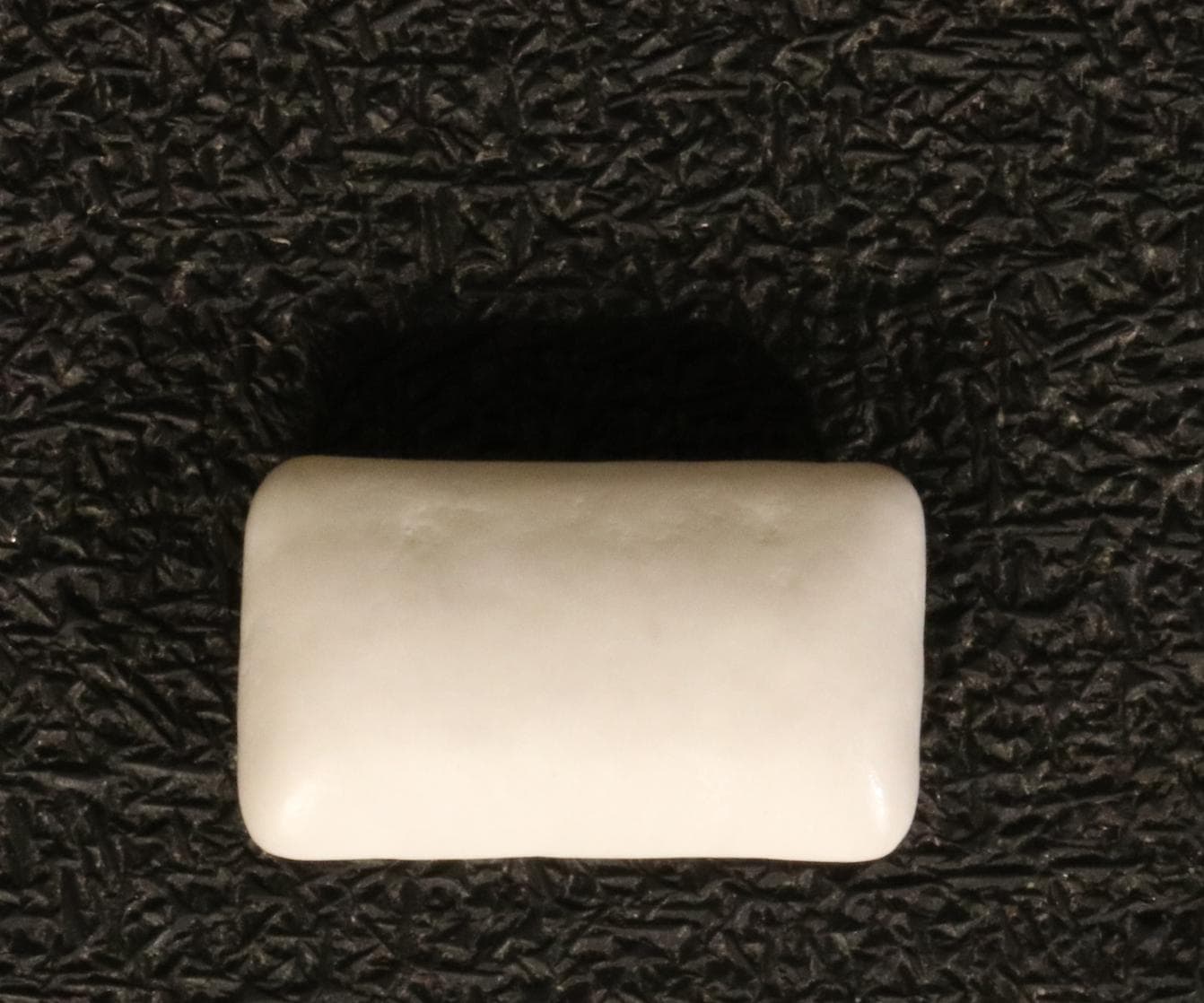 Food (chewing gum): No anomaly